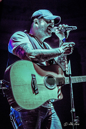 20150212 Christian Kaser Band/Chase Bryant